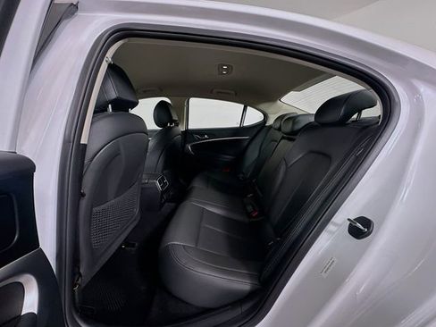 Certified 2025 Genesis G70 2.5T image 25