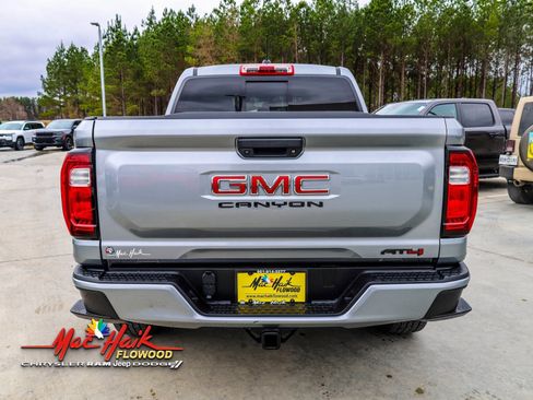 Used 2024 GMC Canyon AT4 image 10