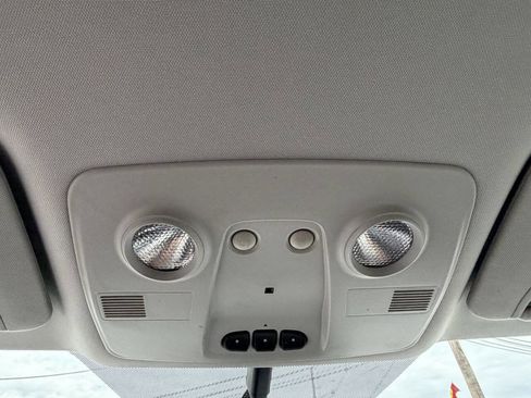 Used 2015 Chevrolet Traverse LT image 30