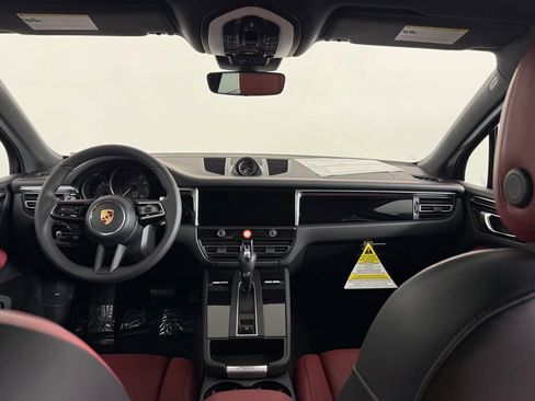 New 2026 Porsche Macan AWD/4WD image 20