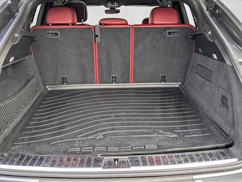 Used 2020 Porsche Cayenne S image 6