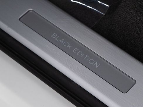 Certified 2025 Bentley Bentayga image 13