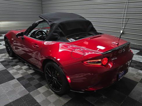 Used 2017 MAZDA MX-5 Miata Club w/ Brembo/BBS Package RWD image 11