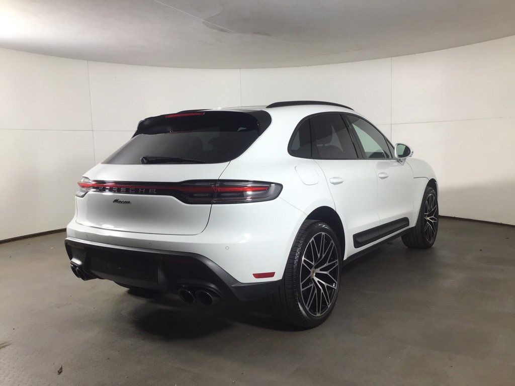 Certified 2026 Porsche Macan AWD/4WD image 7