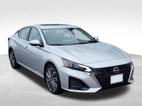 New 2025 Nissan Altima 2.5 SL image 4