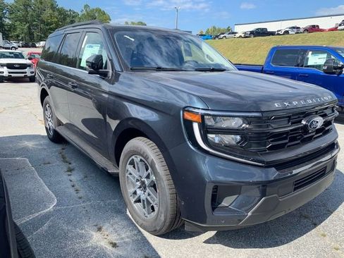 New 2025 Ford Expedition Active image 2