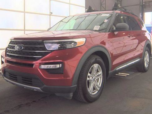 Used 2021 Ford Explorer XLT w/ Equipment Group 202A RWD image 3