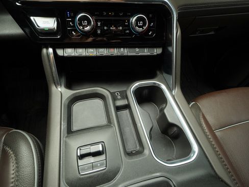 Used 2025 GMC Sierra 2500 Denali w/ Denali Reserve Package AWD/4WD image 23