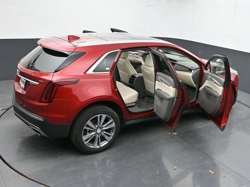 Used 2025 Cadillac XT5 Premium Luxury AWD/4WD image 69