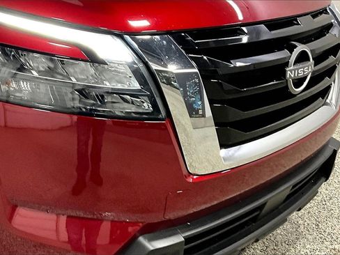 Used 2023 Nissan Pathfinder SV w/ SV Premium Package image 31