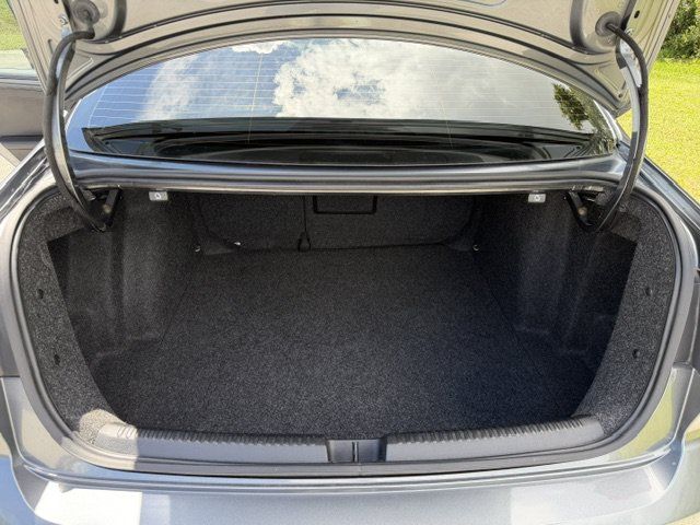 Used 2017 Volkswagen Jetta SEL FWD image 13