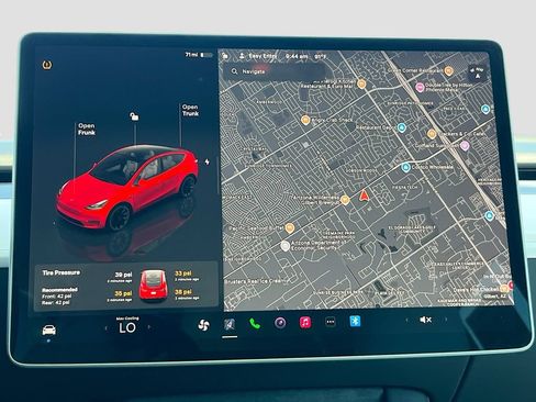 Used 2024 Tesla Model Y Long Range AWD/4WD image 12