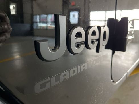 New 2026 Jeep Gladiator Sahara image 15