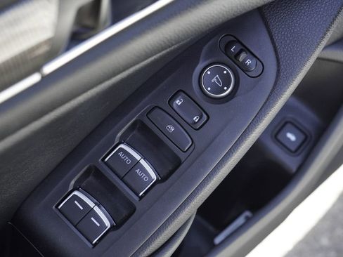 Used 2021 Honda Accord Sport image 9