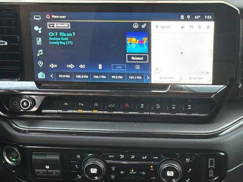 Used 2022 Chevrolet Silverado 1500 ZR2 w/ Technology Package AWD/4WD image 12