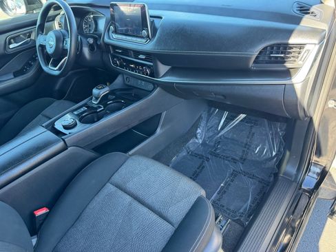 Used 2024 Nissan Rogue SV image 13