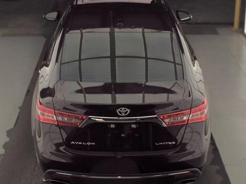 Used 2018 Toyota Avalon Limited w/ Carpet Mat Package FWD image 5