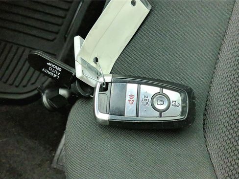 Used 2020 Ford Fusion SE image 27