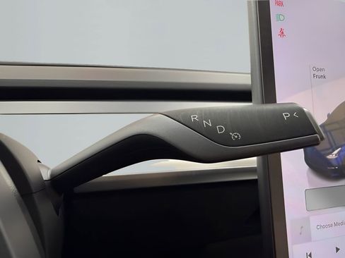 Used 2023 Tesla Model 3 Standard Range image 18