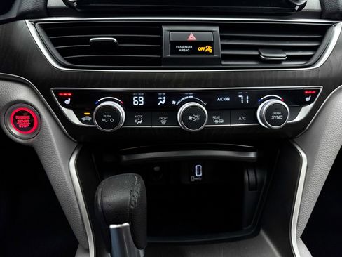 Used 2018 Honda Accord EX image 21