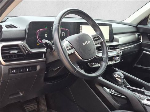 Used 2024 Kia Telluride S w/ S Sunroof Package FWD image 2