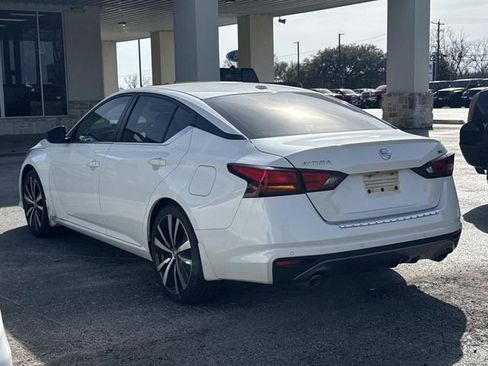 Used 2021 Nissan Altima 2.5 SR w/ SR Premium Package image 4