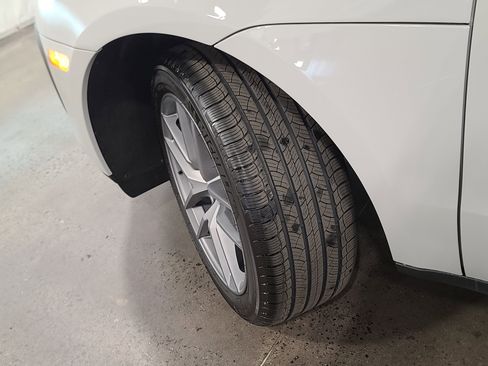 New 2026 Porsche Macan image 33