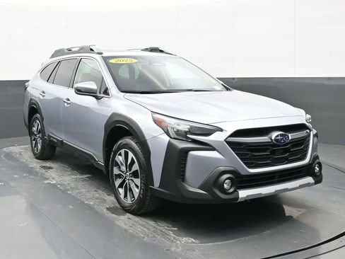 Used 2025 Subaru Outback Touring XT image 1