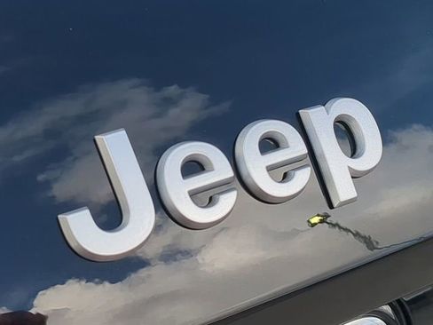 New 2025 Jeep Grand Cherokee Overland w/ Adv Protech Group III AWD/4WD image 13