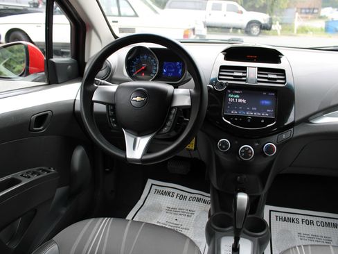 Used 2014 Chevrolet Spark LT image 9