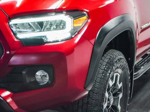 Certified 2022 Toyota Tacoma TRD Off-Road w/ Technology Package RWD image 8