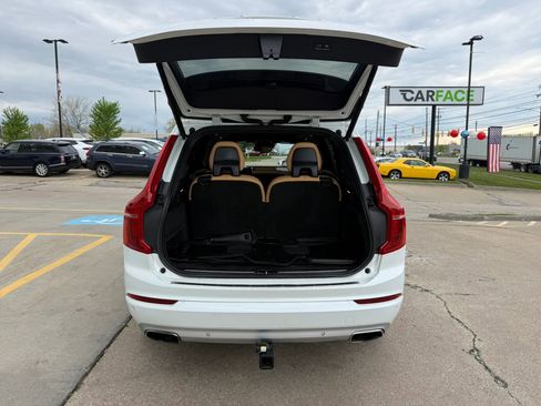 Used 2018 Volvo XC90 T6 Momentum w/ Convenience Package AWD/4WD image 12
