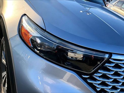 Used 2020 Ford Explorer Platinum w/ Premium Technology Package image 30