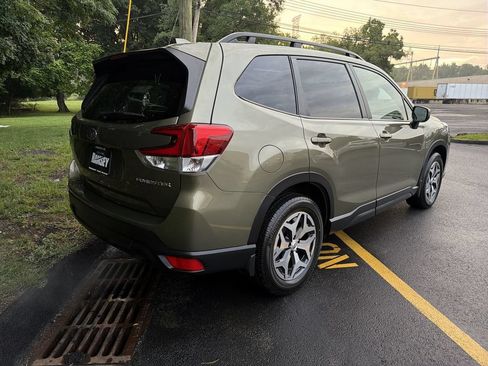 Certified 2023 Subaru Forester Premium AWD/4WD image 8