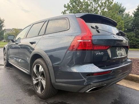 Used 2020 Volvo V60 T5 Cross Country AWD/4WD image 3