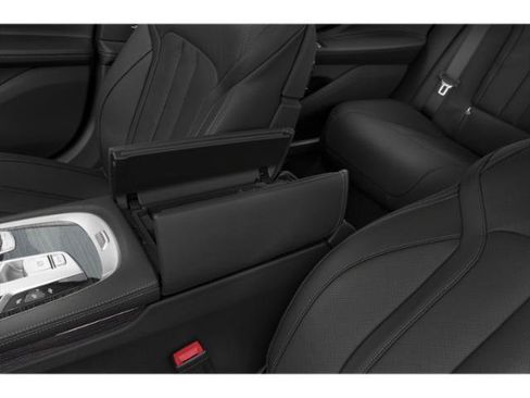 Used 2020 BMW 740i w/ M Sport Package RWD image 17