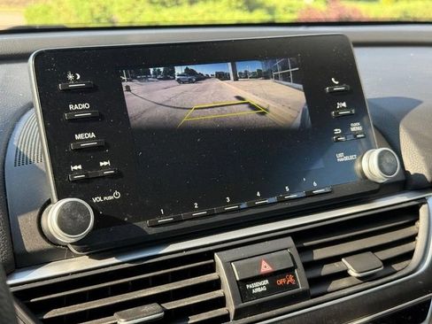 Used 2019 Honda Accord LX image 24