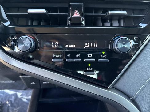 Used 2022 Toyota Camry SE image 36