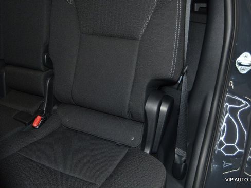 Used 2025 Toyota 4Runner SR5 AWD/4WD image 31