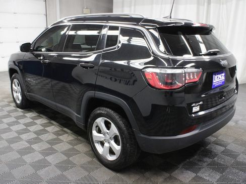 Used 2022 Jeep Compass Latitude w/ Sun and Sound Group AWD/4WD image 7