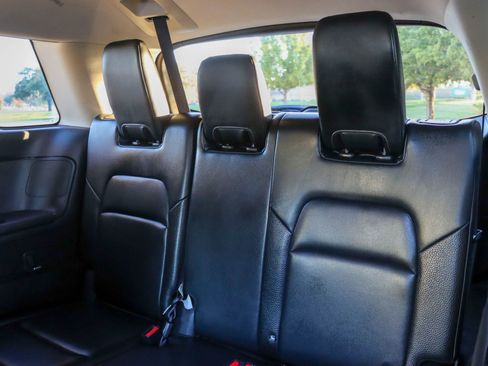 Used 2022 Nissan Pathfinder SL image 18