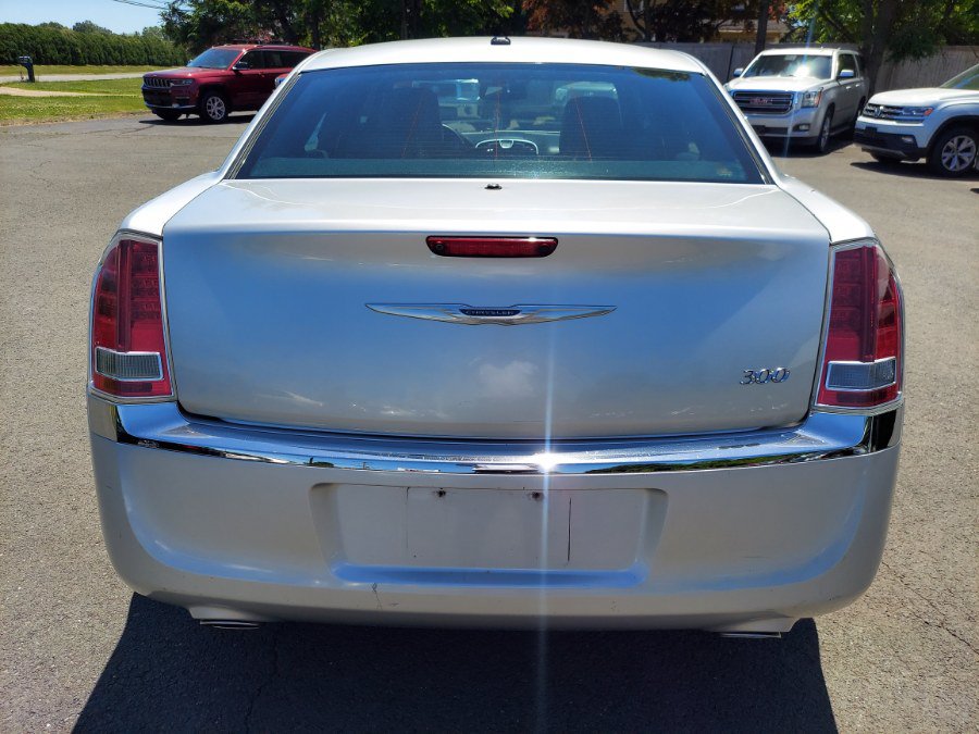 Used 2012 Chrysler 300 Limited RWD image 5