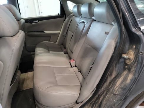 Used 2010 Chevrolet Impala LTZ FWD image 11