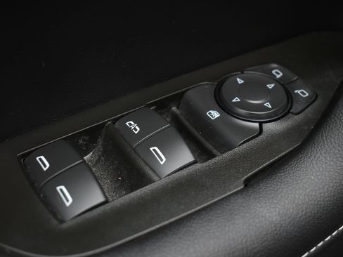 Used 2025 Chevrolet Blazer LT AWD/4WD image 13