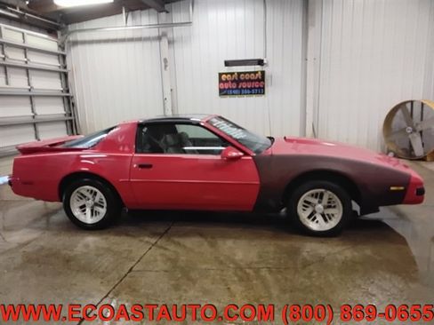 Used 1990 Pontiac Firebird Formula RWD image 2