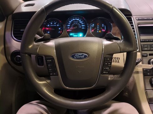Used 2010 Ford Taurus SEL image 19