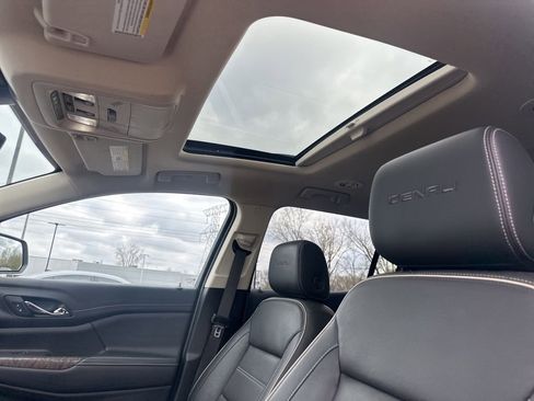 Used 2022 GMC Acadia Denali w/ Denali Ultimate Package image 20