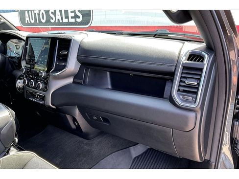 Used 2024 RAM 1500 Laramie w/ Off Road Group AWD/4WD image 17