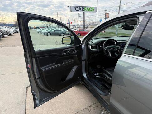 Used 2022 GMC Acadia SLT w/ Preferred Package AWD/4WD image 18