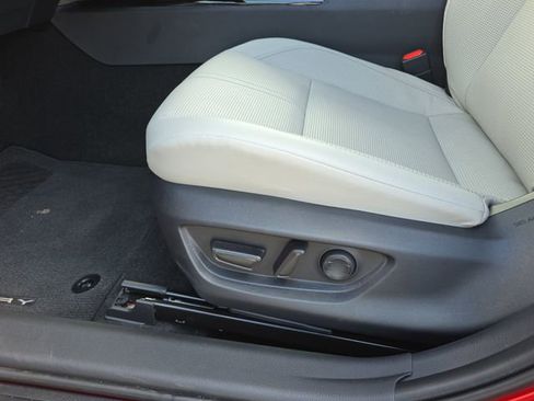 Used 2026 Toyota Camry XLE FWD image 29